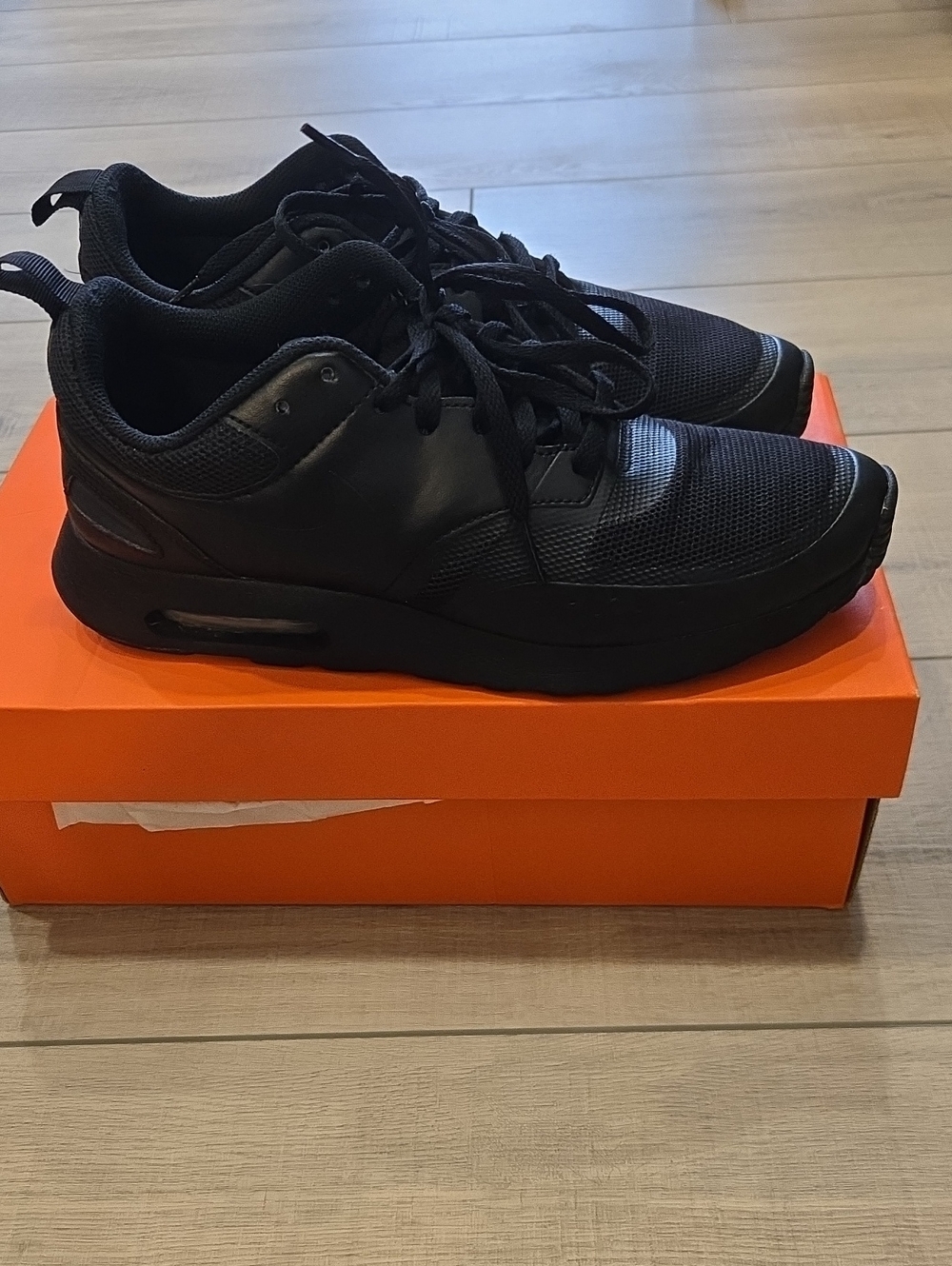 Nike Air Max Vision Black Lace Up
